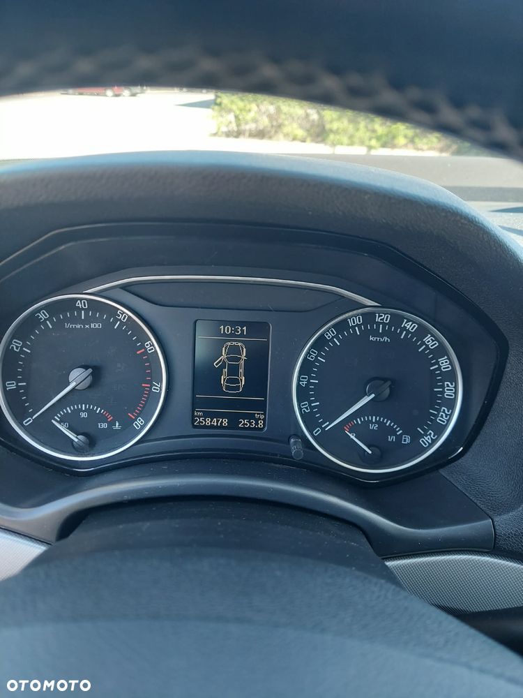 Skoda Octavia 1.6 Elegance - 16