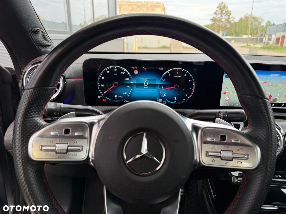 Mercedes-Benz CLA 180 7G-DCT AMG Line - 37