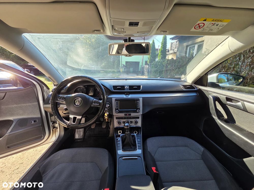 Volkswagen Passat 2.0 TDI Comfortline - 26