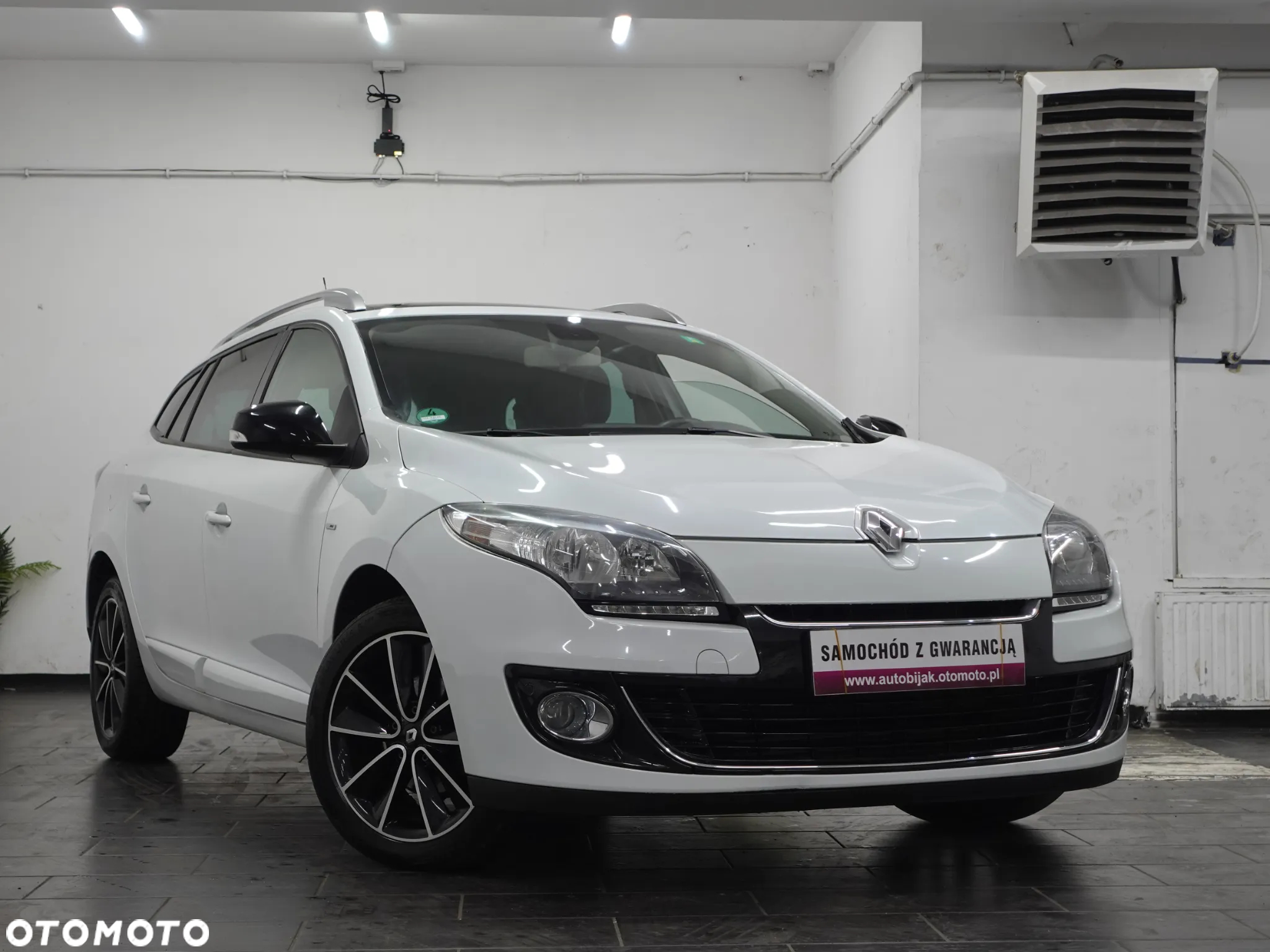 Renault Megane Grandtour ENERGY TCe 115 Start & Stop Bose Edition - 11