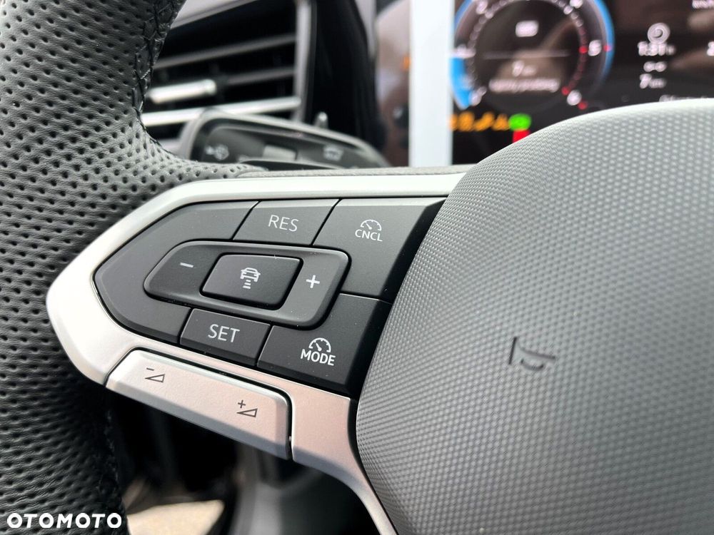 Volkswagen Passat Variant 2.0 TDI SCR R-Line Plus DSG - 15