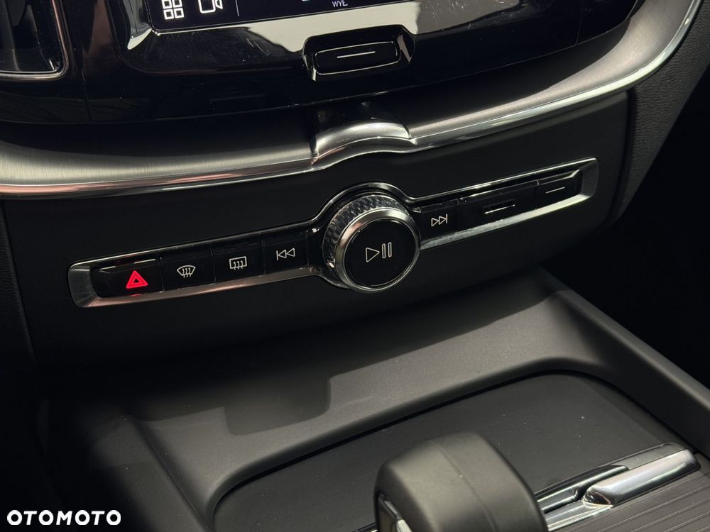 Volvo XC 60 - 24