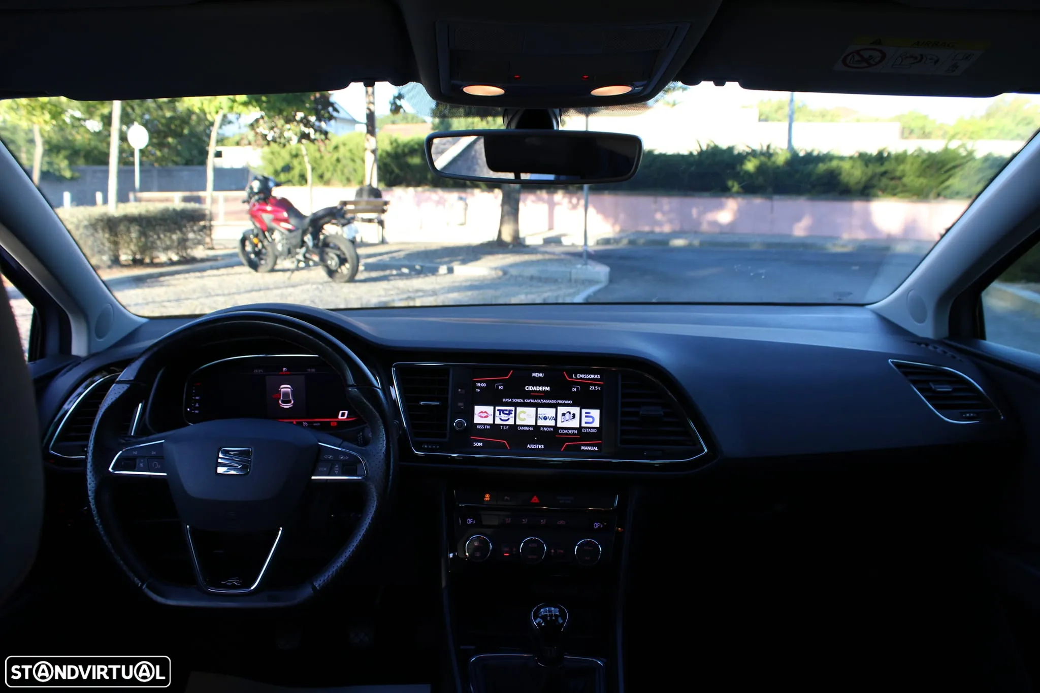 SEAT Leon 1.6 TDI FR S/S - 9