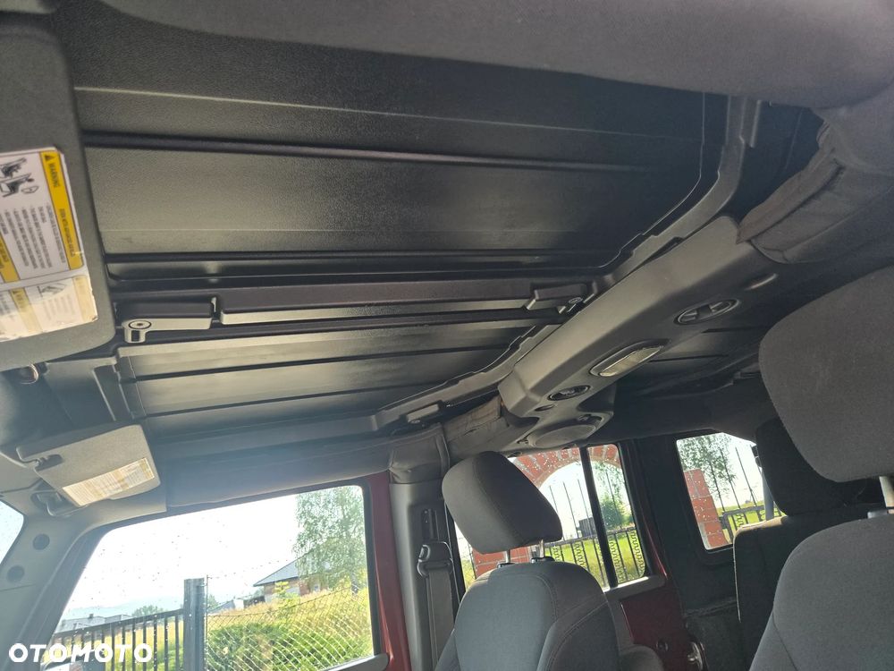 Jeep Wrangler Unlimited 3.8 Automatik Sahara - 15