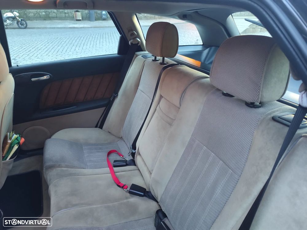 Alfa Romeo 156 Sportwagon 1.9 JTD 16V Distinctive - 6