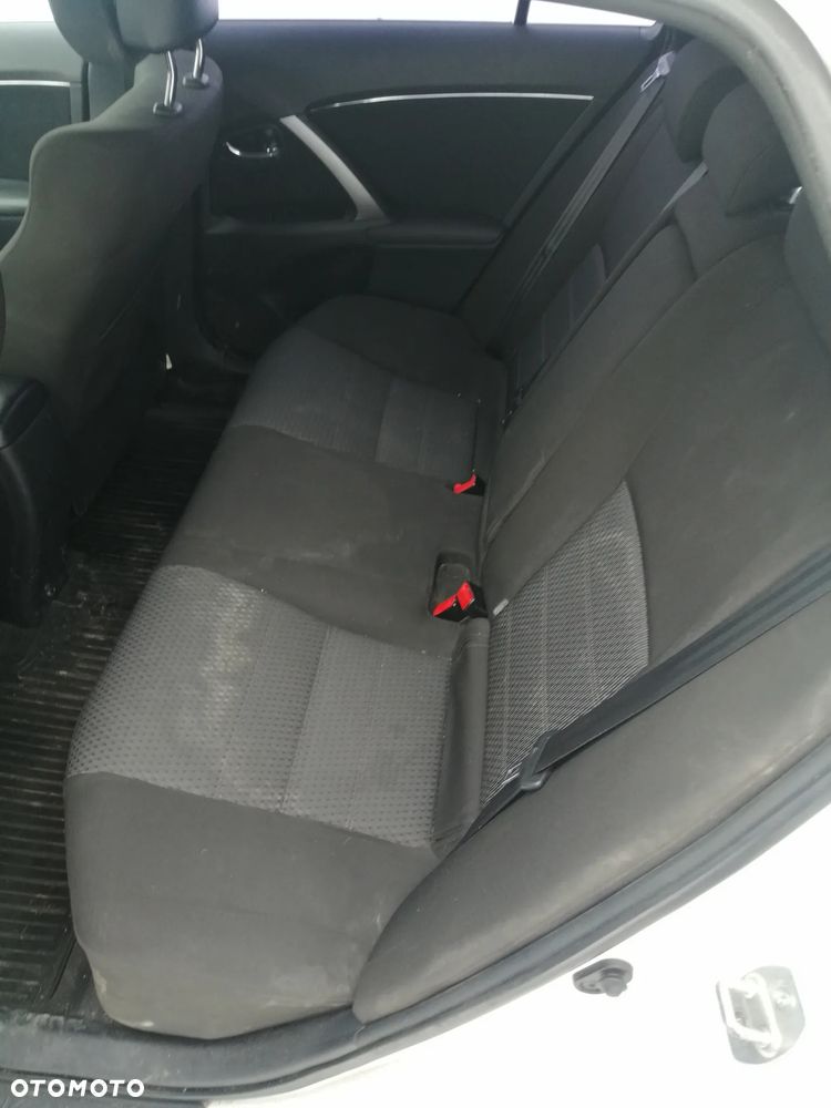 Toyota Avensis 2.0 D-4D Active - 19