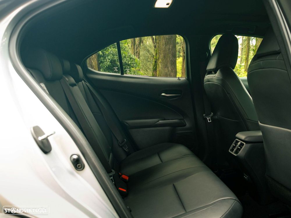 Lexus UX 250h Sport - 14