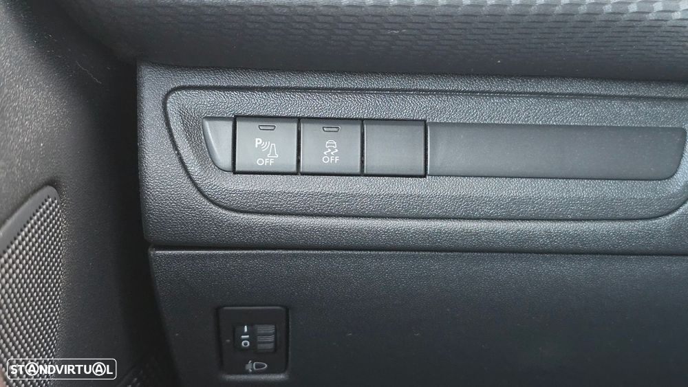 Peugeot 2008 1.6 BlueHDi Style - 11
