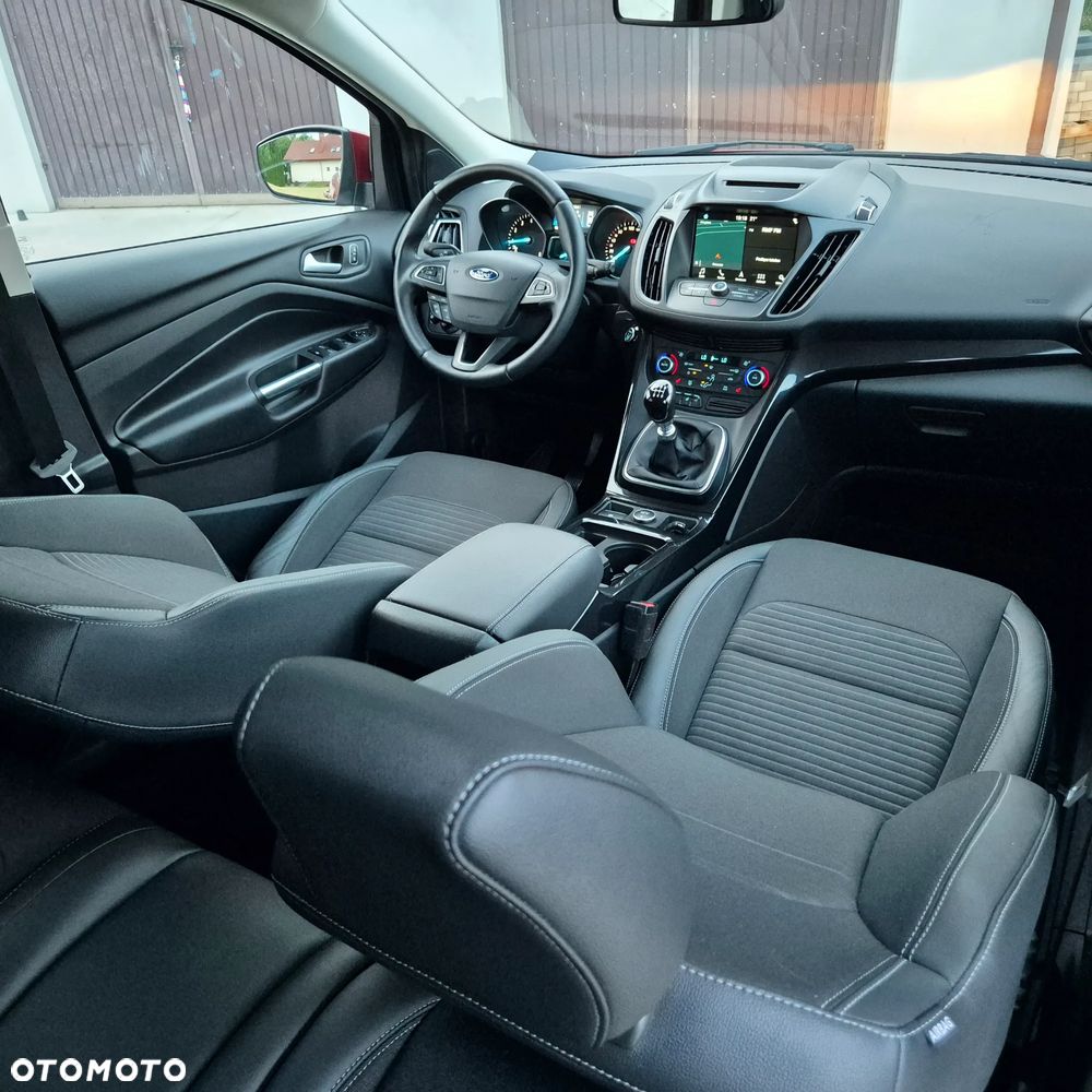 Ford Kuga - 12