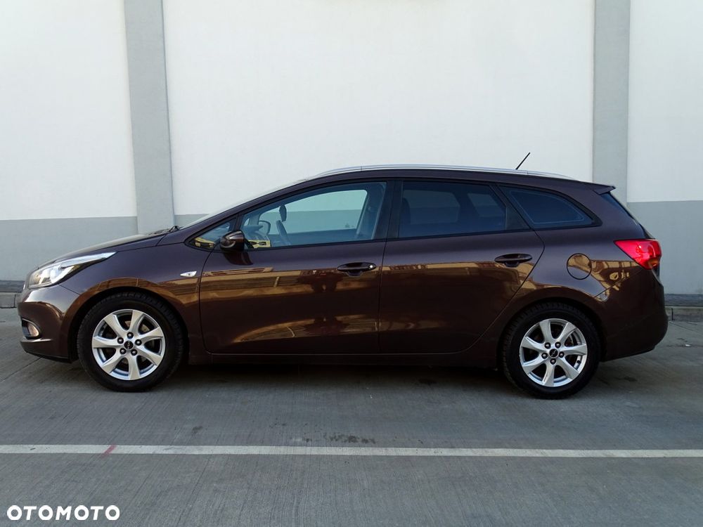 Kia Ceed 1.6 GDI Dream Team Edition - 5