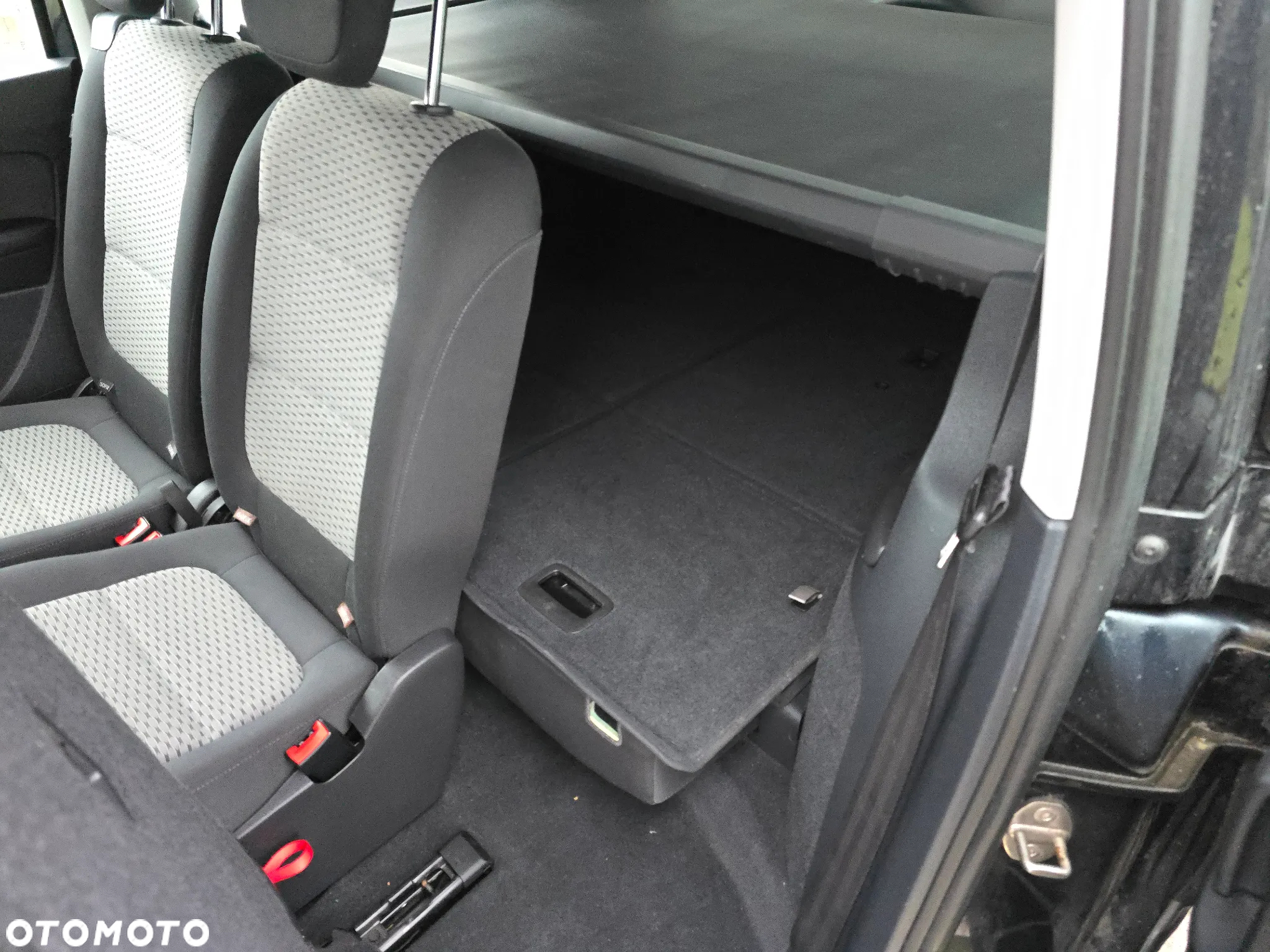 Volkswagen Sharan 2.0 TDI BlueMotion Technology Trendline - 10