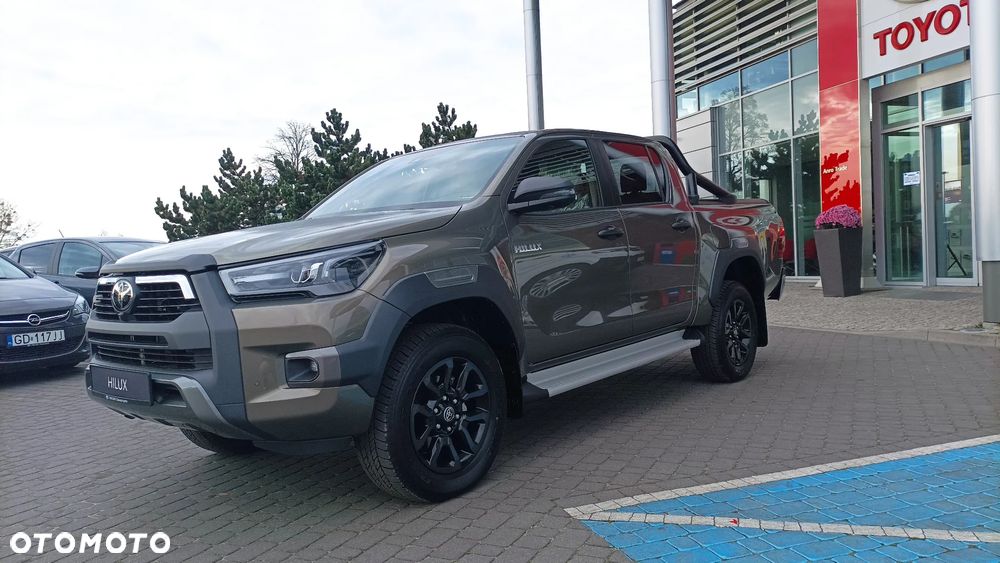 Toyota Hilux 2.8 D-4D mHEV Double Cab Invincible 4x4 - 5