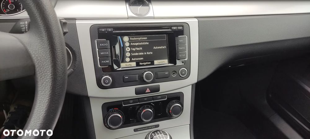 Volkswagen Passat 1.4 TSI BMT Comfortline - 16