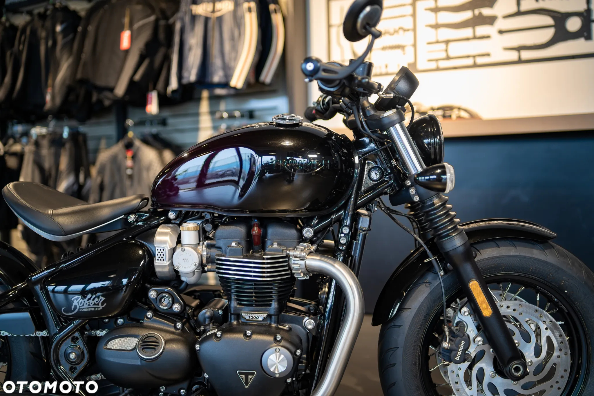 Triumph Bonneville Bobber - 8
