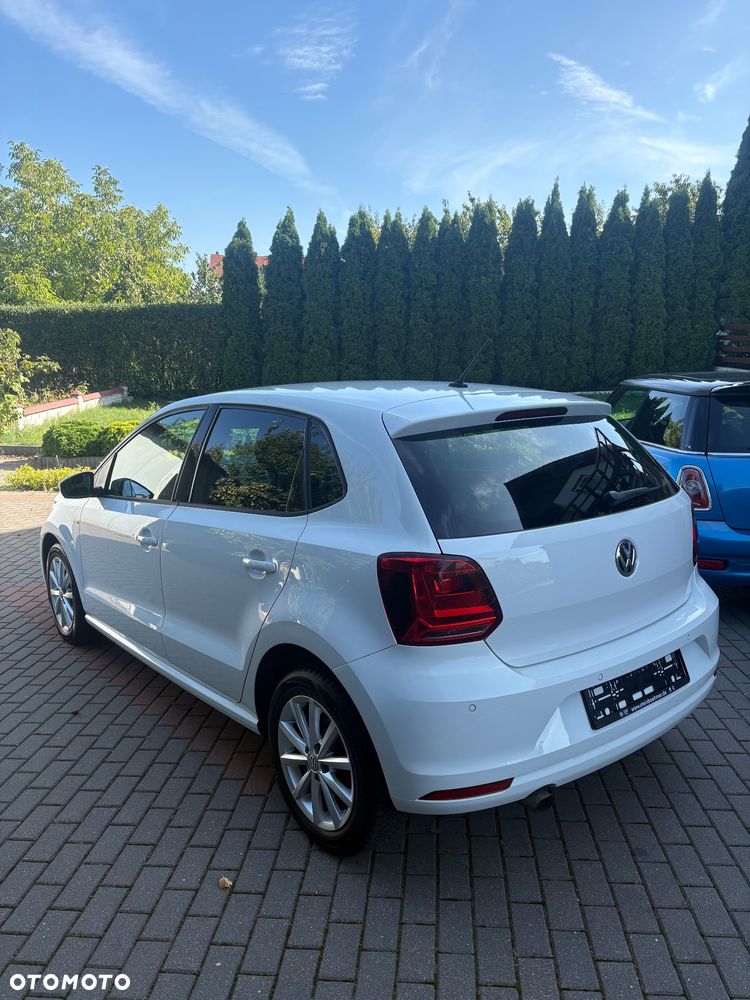Volkswagen Polo 1.4 TDI Blue Motion Technology Lounge - 4