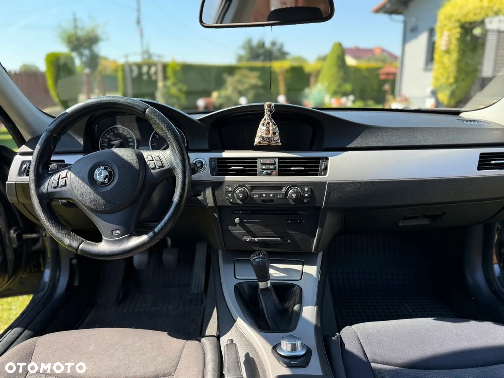 BMW Seria 3 320i - 10