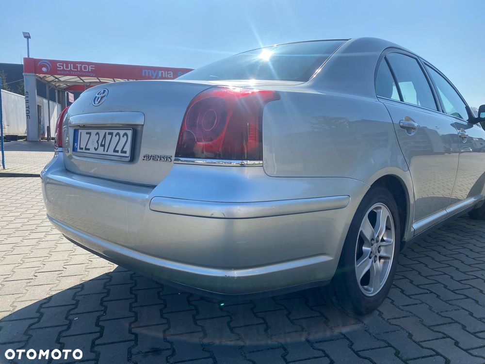Toyota Avensis 2003 photo 3