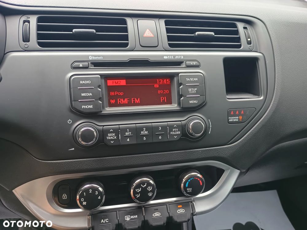 Kia Rio - 14