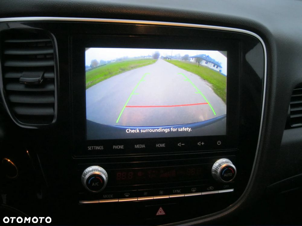 Mitsubishi Outlander 2.4 4WD CVT Instyle - 24