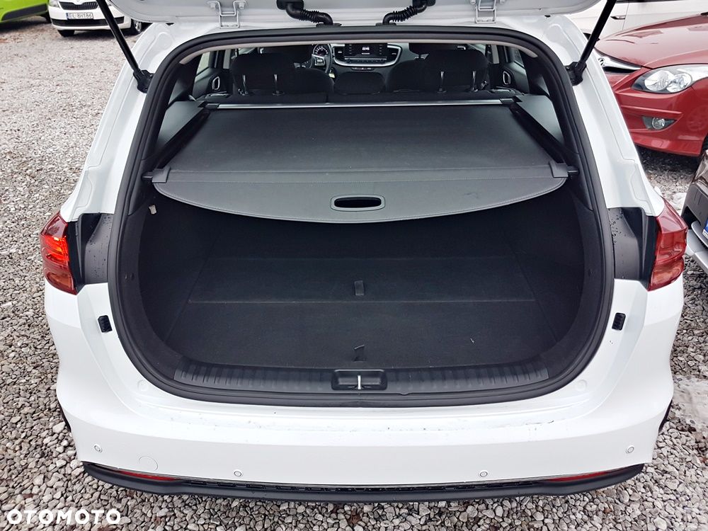 Kia Ceed 1.6 CRDi SCR M - 24