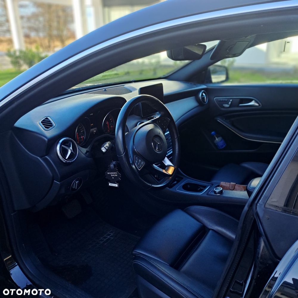 Mercedes-Benz CLA 250 7G-DCT - 13