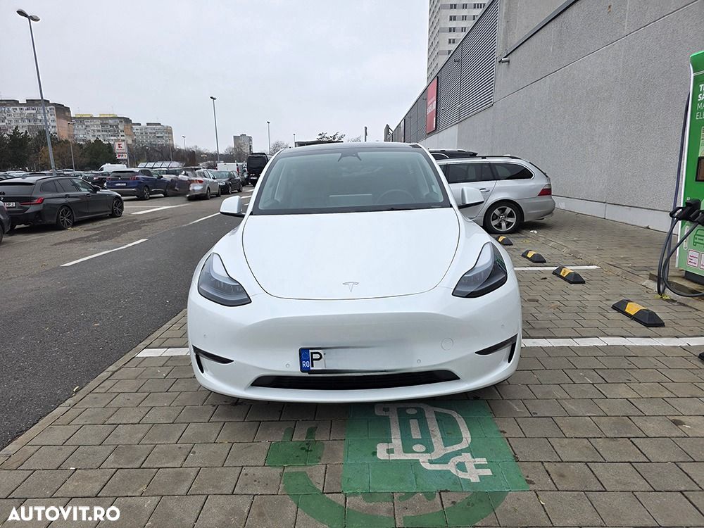 Tesla Model Y AWD Long Range - 3