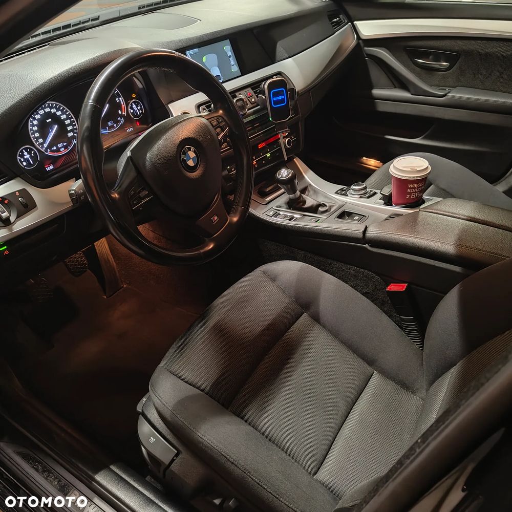BMW Seria 5 520d Luxury Line - 11