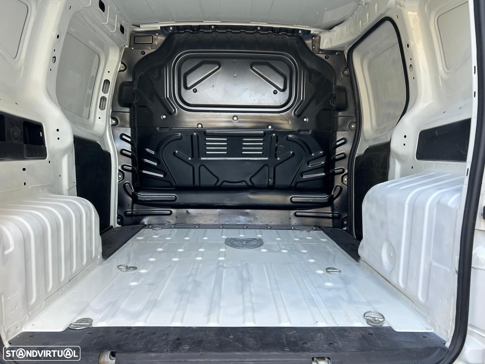 Fiat Fiorino 1.3 M-jet SX - 18