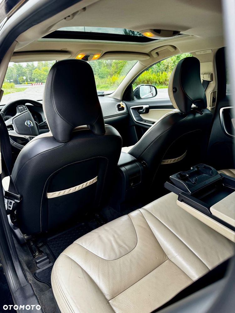 Volvo V60 D3 Summum - 11