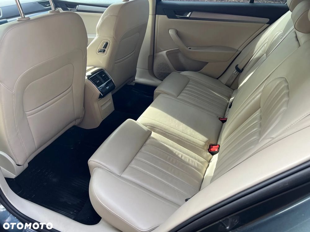 Skoda Superb 2.0 TDI DSG Premium Edition - 10