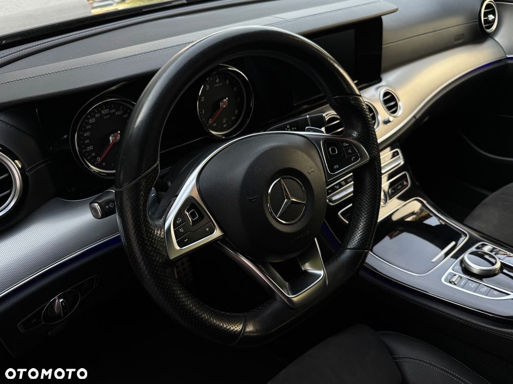 Mercedes-Benz Klasa E 200 9G-TRONIC AMG Line - 16
