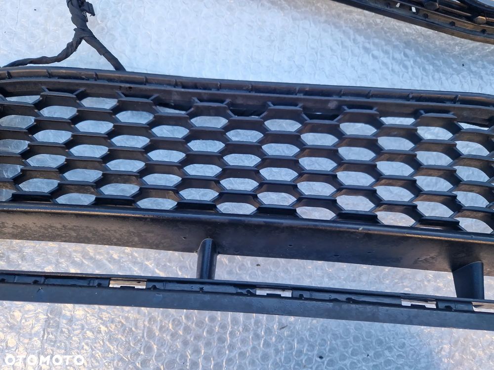 Mercedes A-Klasa W177 atrapa chłodnicy kratka instalacja radar komplet A1778880200 A1778859100 A0009058913 - 11