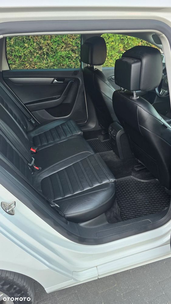Volkswagen Passat 2.0 TDI 4Motion DSG BlueMotion Tech R-Line - 8