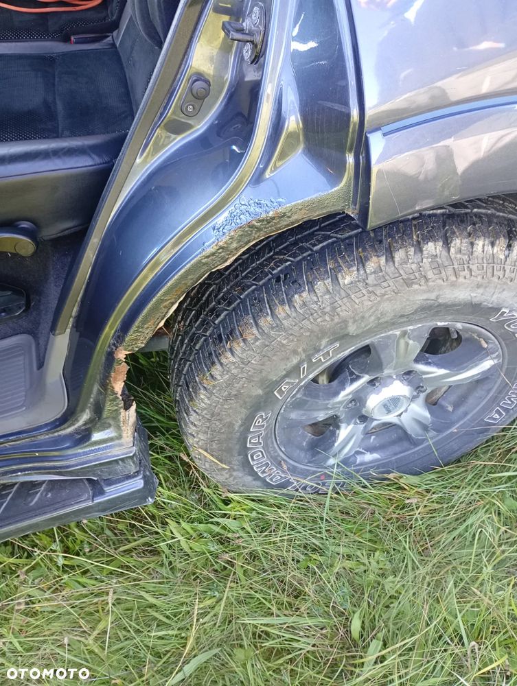 Mitsubishi Pajero - 10