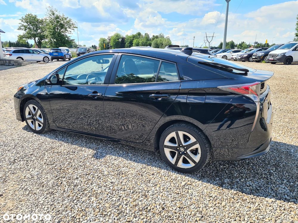 Toyota Prius - 5