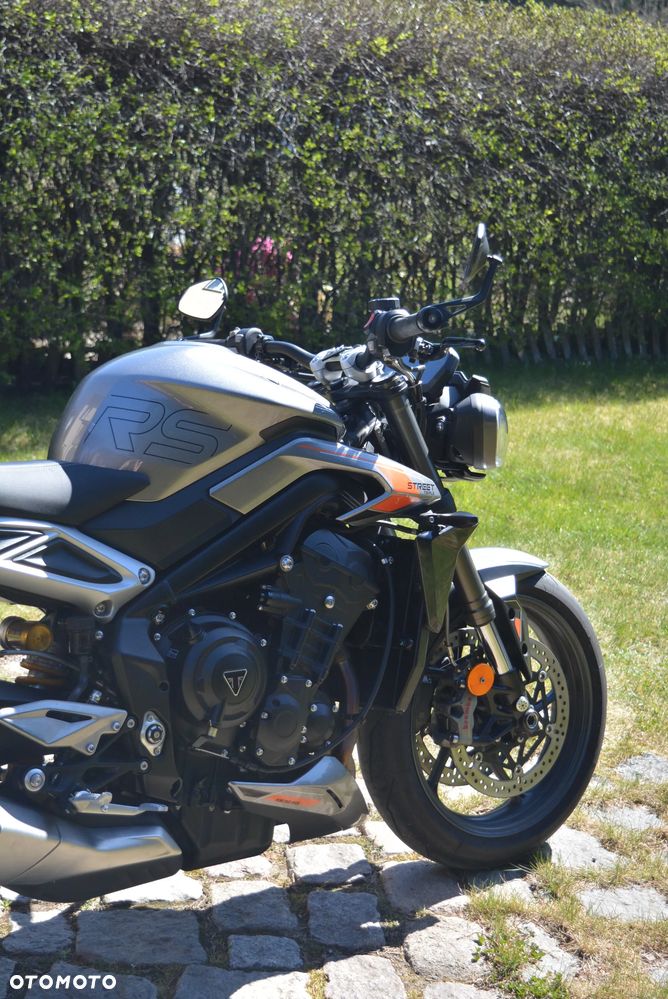 Triumph Street Triple - 7