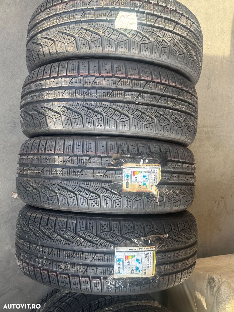 Vând 4 anvelope 235/50/19 Pirelli de iarnă noi - 1