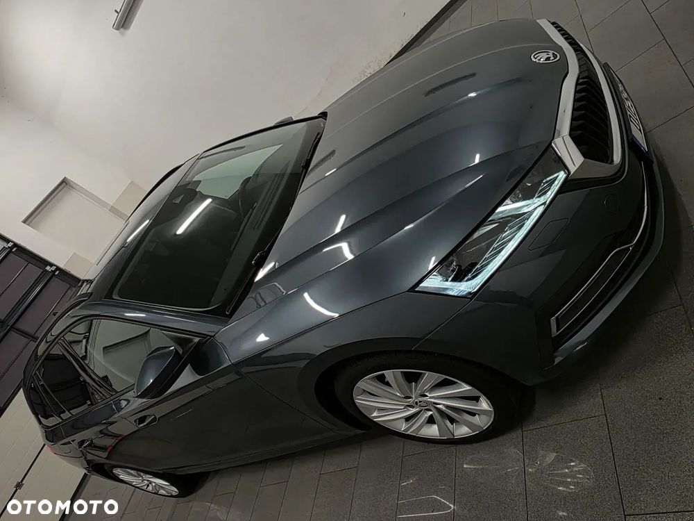 Skoda Octavia 2.0 TDI DSG Exclusive Plus - 3