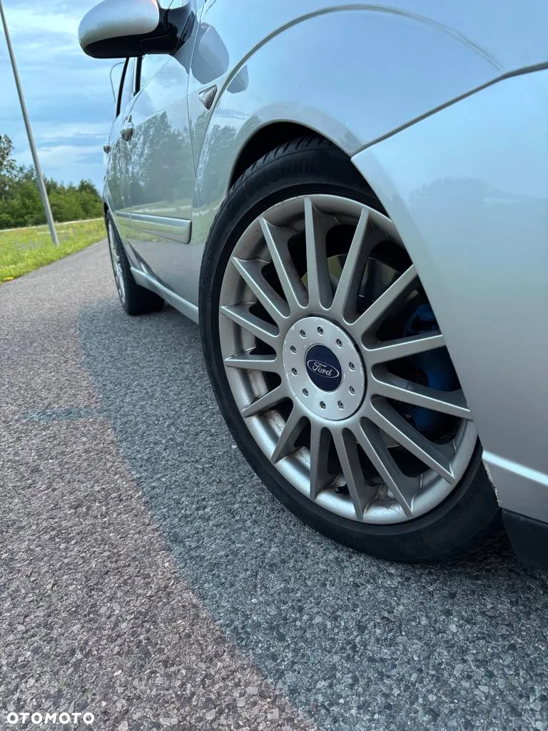 Ford Focus ST170 - 12