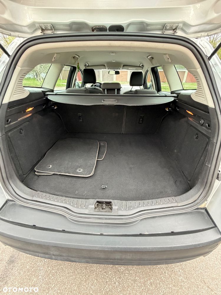 Ford Focus 1.5 TDCi SYNC Edition - 9