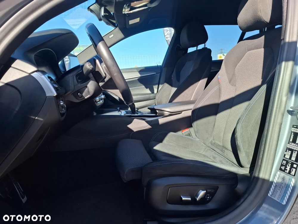 BMW Seria 5 520d xDrive M Sport Edition - 13
