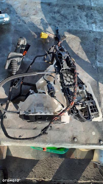 Szyby klamki mechanizmy VW Passat CC - 4