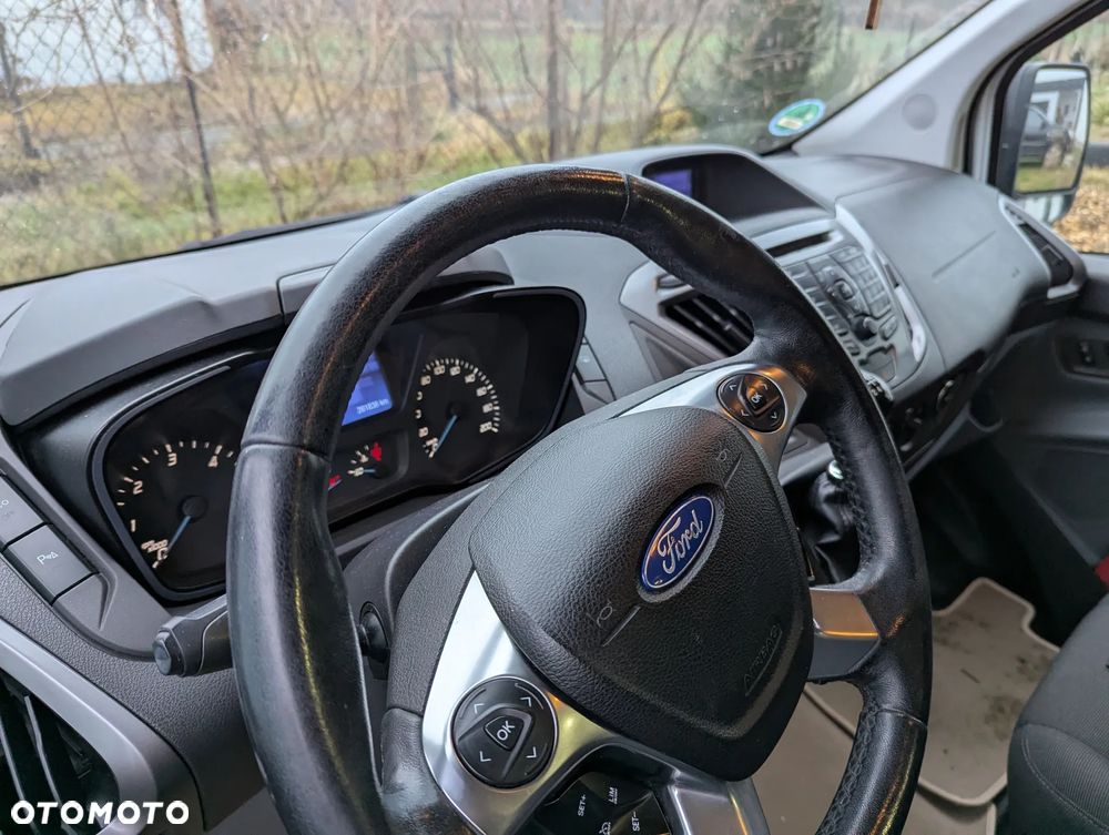 Ford TRANSIT CUSTOM - 3