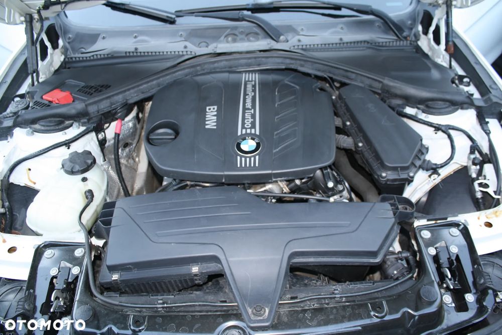 BMW Seria 3 318d Sport Line - 18