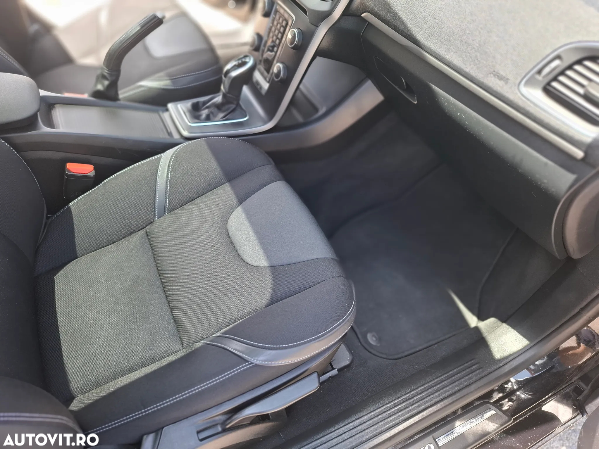 Volvo V40 D3 Aut. Momentum - 10