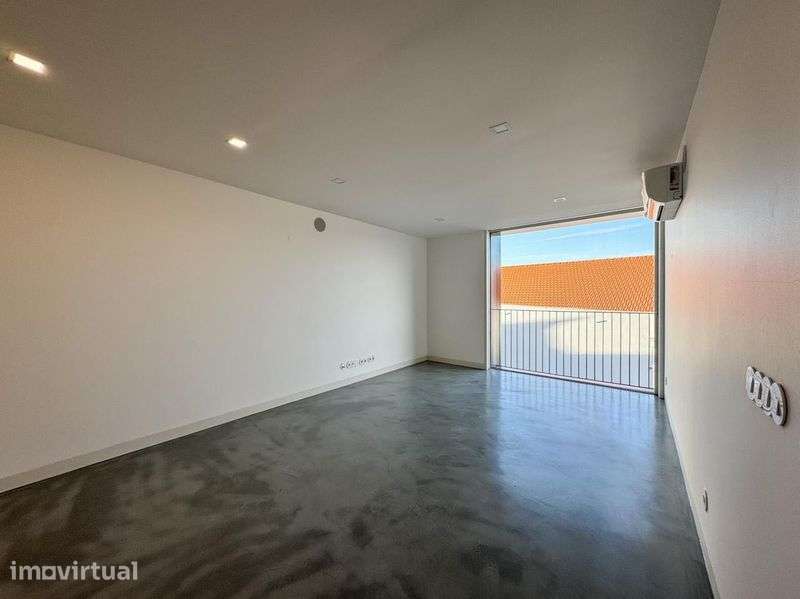 Apartamento T1 novo, com garagem para arrendar em Marvila - Grande imagem: 3/7