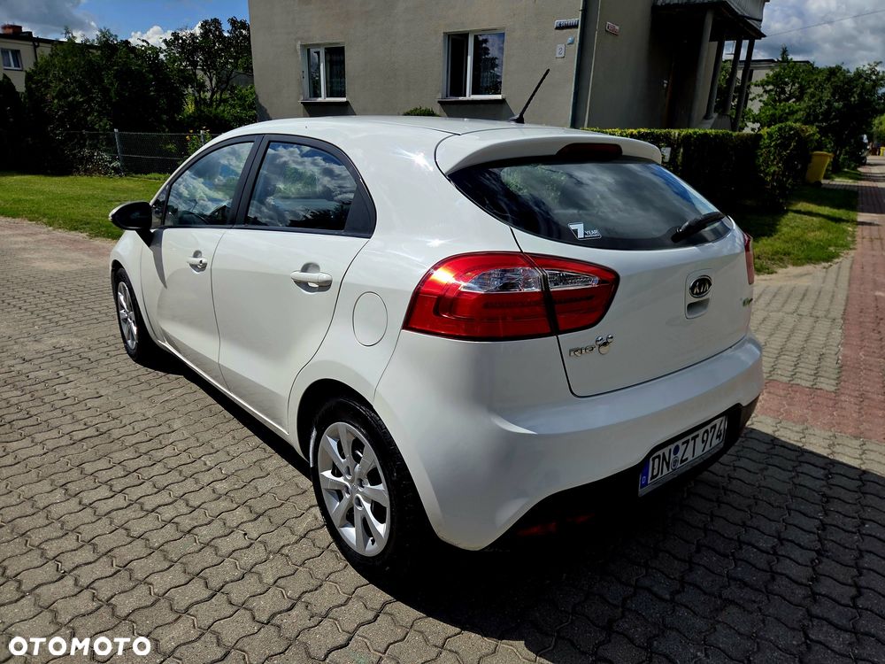 Kia Rio - 6