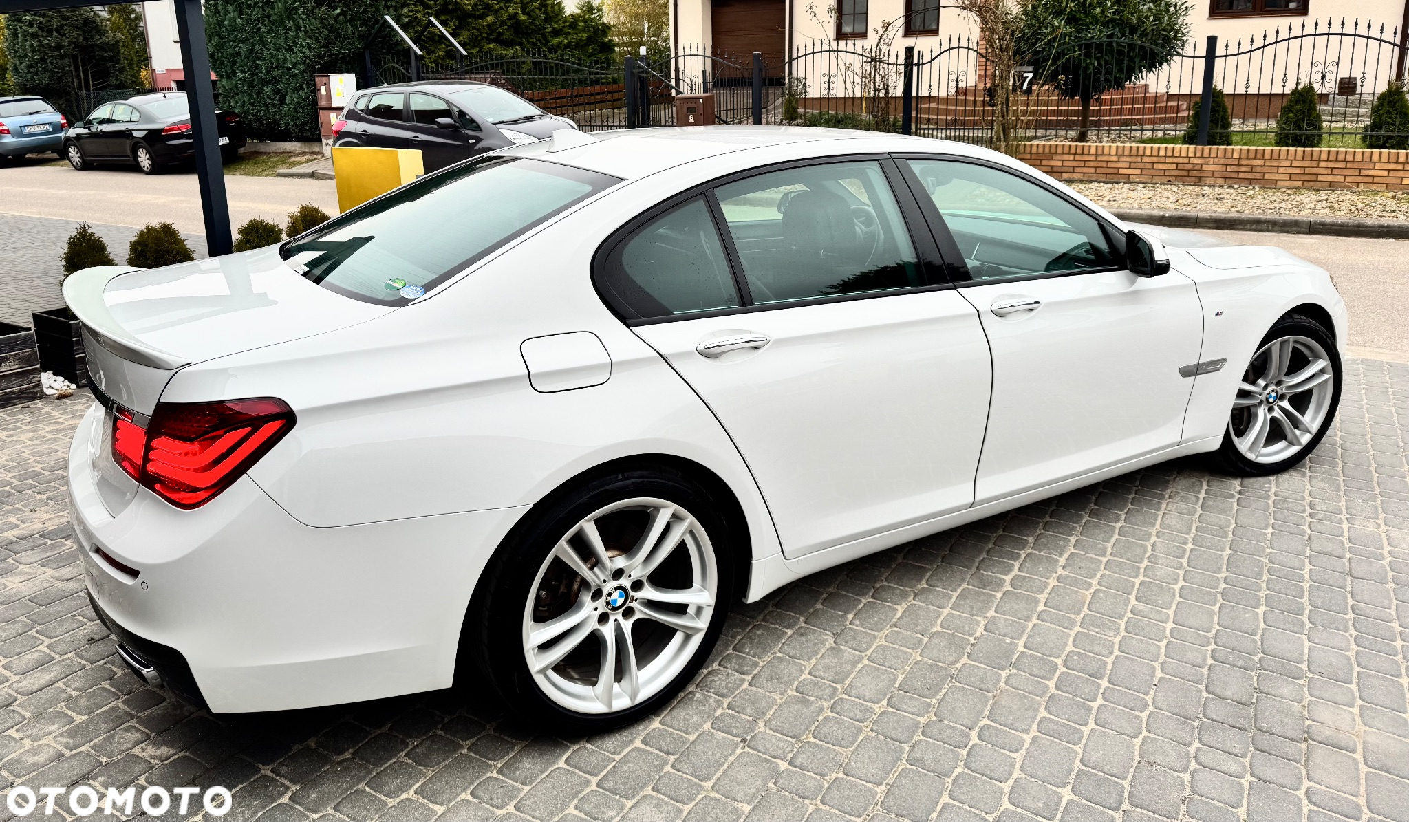 BMW Seria 7 740i - 12