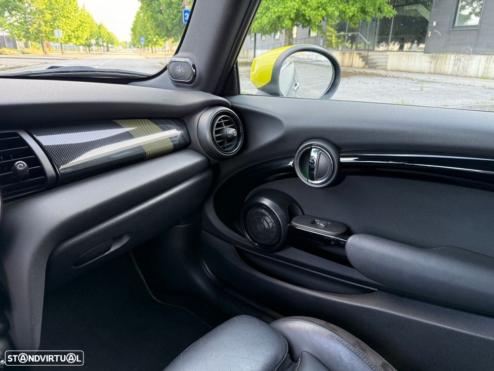 MINI 3 Portas Cooper SE Premium Essential - 24