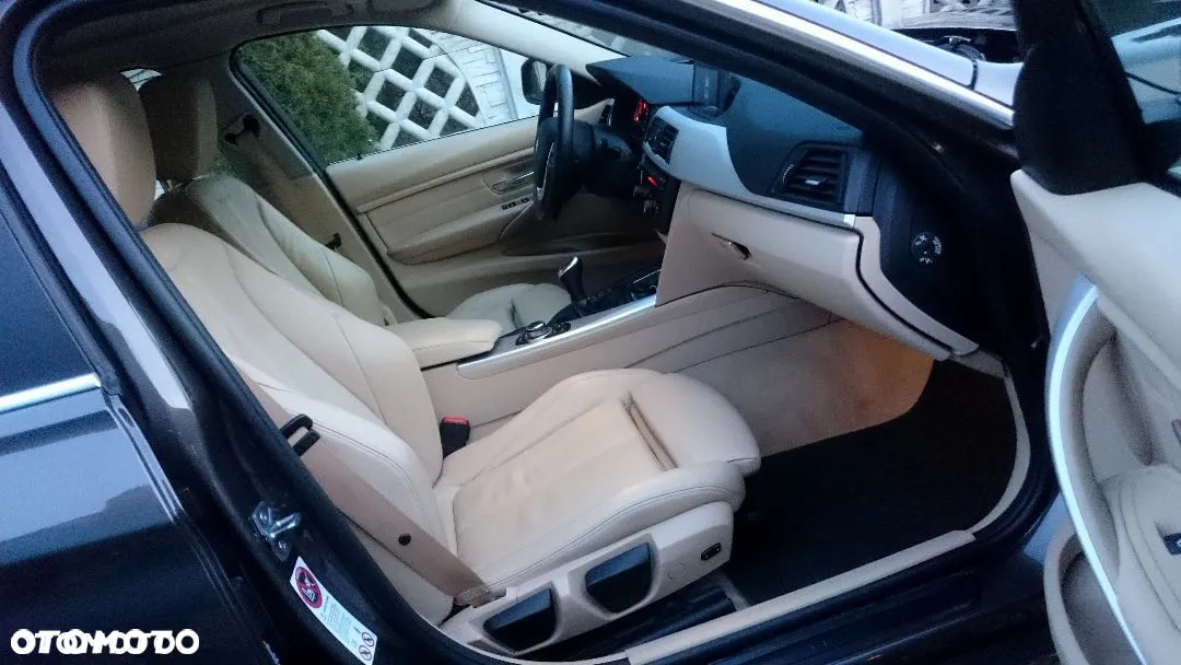 BMW Seria 3 320d DPF Touring Efficient Dynamics Edition - 35